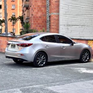 Alternative view of MAZDA 3 GRAND TOURING