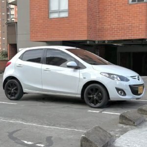 MAZDA 2 AUTOMÁTICO 5 PUESTOS