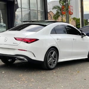 Alternative view of MERCEDES BENZ CLA 180 5 PUESTOS