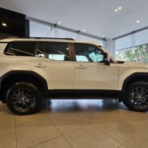 Alternative view of TOYOTA TXL 7 PUESTOS